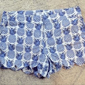 Crown and Ivy scalloped shorts